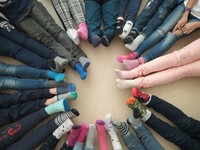 Fotografie 3 - Ponožkový den aneb Světový den Downova syndromu