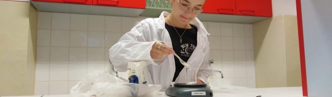 Ilustrační obrázek - LP - jako laboratorní práce v 8.C a D