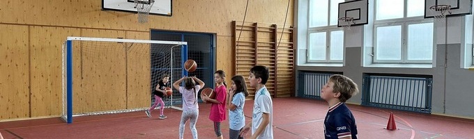 Ilustrační obrázek - STŘÍPKY Z TĚLOCVIKU: co by měl umět basketbalista