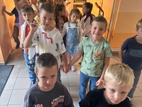 Fotografie 10 - Copak prvňáci první dny školy dělali?
