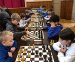 Fotografie 2 - Naši žáci šachy hráli a vítězství hravě dali