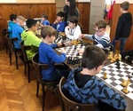 Fotografie 4 - Naši žáci šachy hráli a vítězství hravě dali