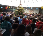 Fotografie 2 - Vánoční zpívání u stromečku