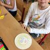 Fotografie 5 - Stříháme  podle vyznačené linie