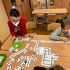Fotografie 4 - BARVY, ČÁRY, KÓDY, OZOBOTI