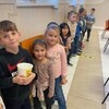 Fotografie 5 - Krupicová kaše a výroba lampiónů