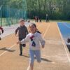 Fotografie 2 - Hodina tělocviku na školním hřišti