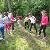 Fotografie 4 - Sběr větviček v areálu hřiště
