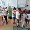 Fotografie 17 - Pasování na čtenáře - nácvik
