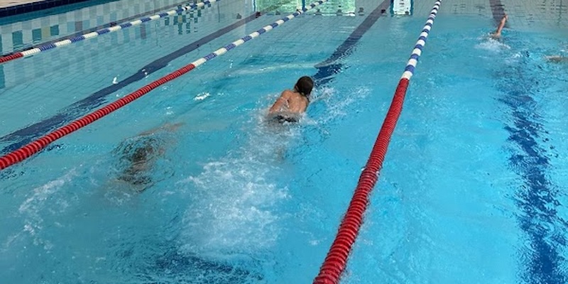 Slide - Plavecká štafeta měst 2025